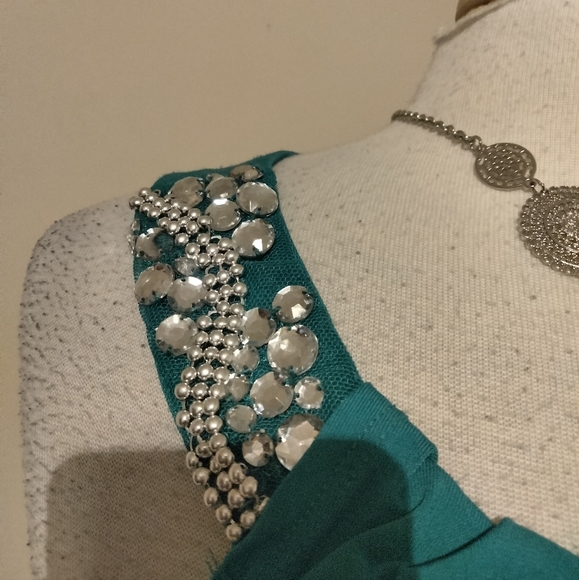 NWT New Directions Top - Picture 3 of 3